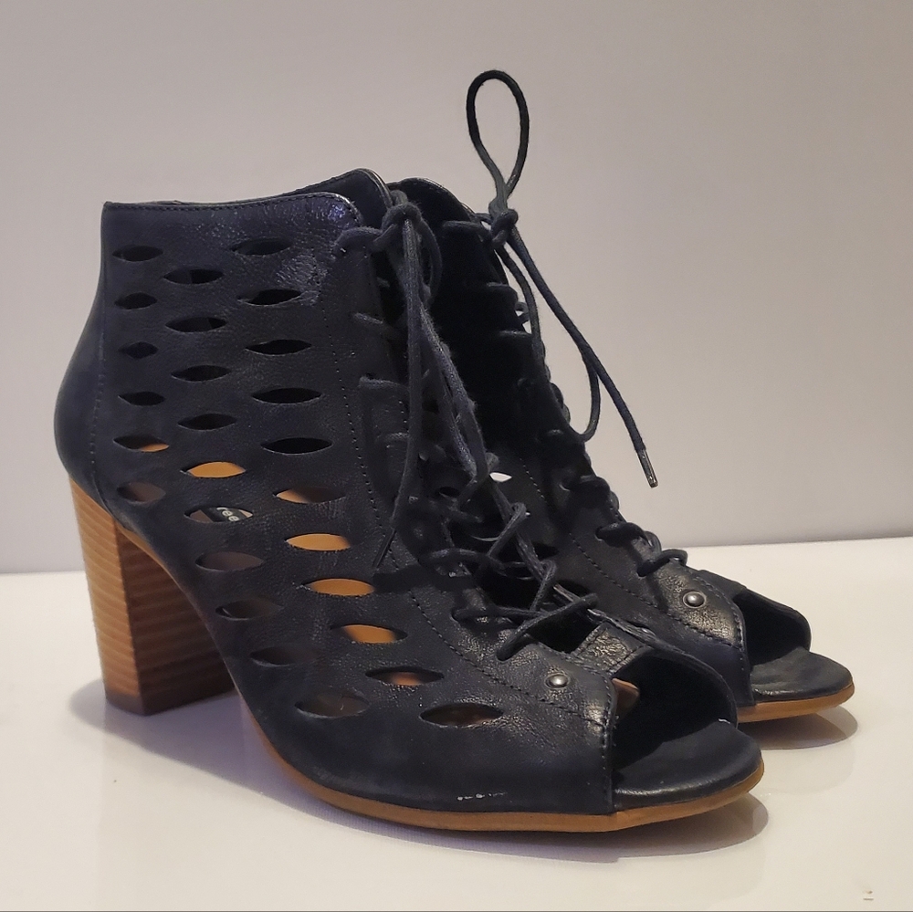 PAUL GREEN - Catalina Perforated Leather Lace Up Booties In "Black"